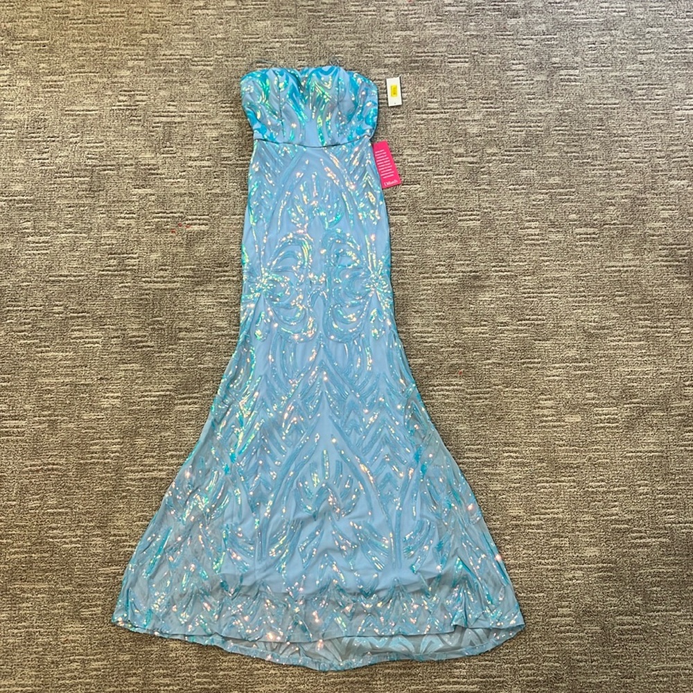 Strapless Formal Dress